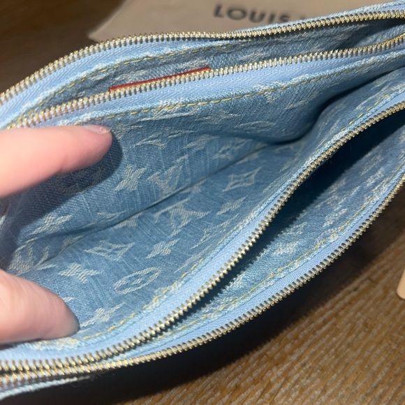 NIB Louis Vuitton Sky Blue Denim Liv Pochette - Picture 14 of 16